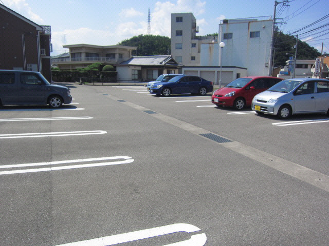 駐車場　駐車場