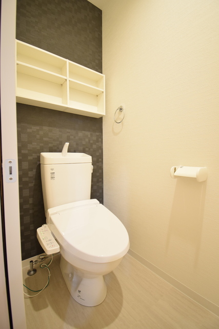 トイレ　収納付きのトイレです★