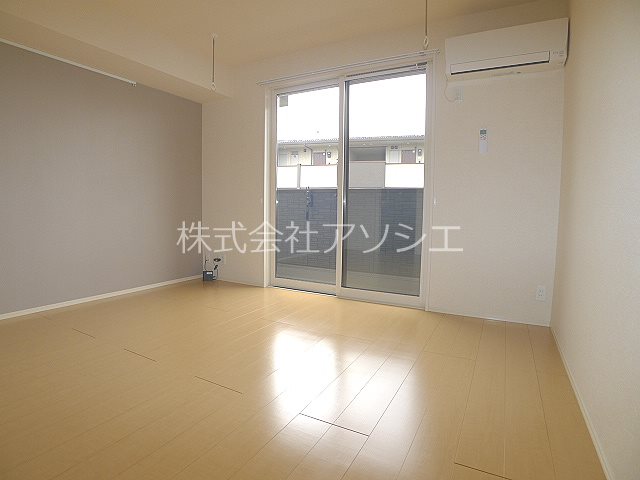 居室・リビング　洋室8帖