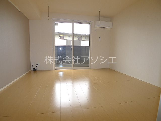 居室・リビング　洋室8帖
