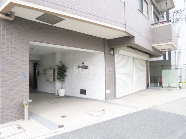 エントランス　エントランスはこの様になっております！！