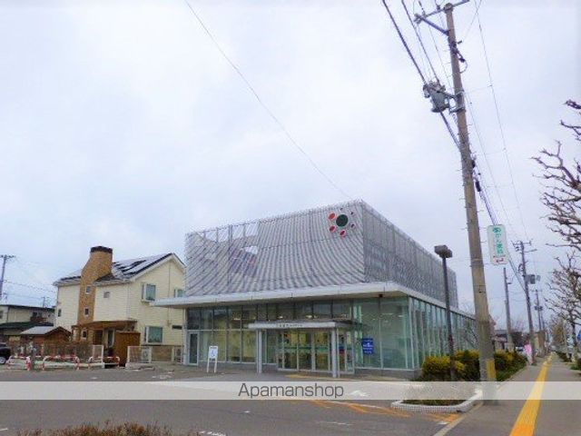 銀行　北都銀行秋田西支店（銀行）まで299m