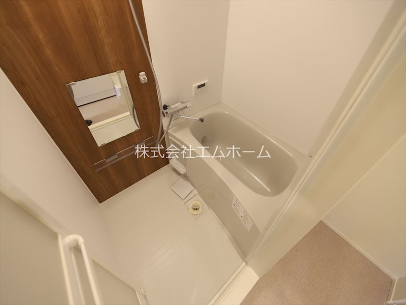 バス・シャワールーム　浴室暖房乾燥機付　追い焚き・オートバス機能付お風呂
