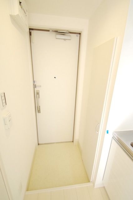 玄関　★シューズボックス付きで整理しやすい玄関です★