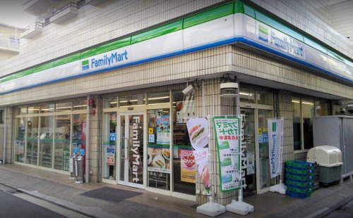 コンビニ　ファミリーマート 生麦店（コンビニ）まで95m