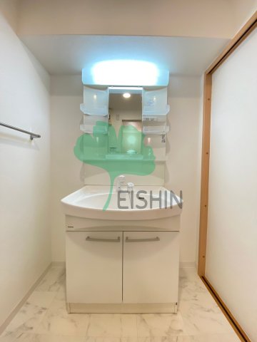 洗面設備　シンプルで使いやすい洗面台です！