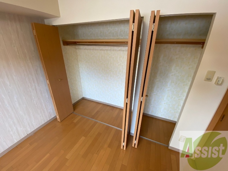 収納　クローゼットは奥行きもあり、荷物が多い方でも安心です。