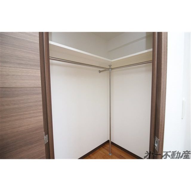収納　ウォークインクローゼット