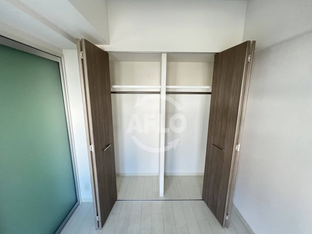 収納　プレサンス阿波座ステーションフロント　クローゼット