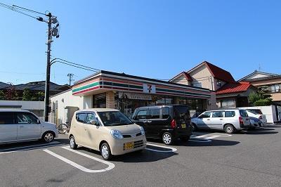 コンビニ　セブンイレブン新潟小針藤山店（コンビニ）まで530m