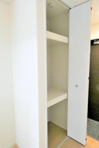 玄関　※同物件、別部屋になります。