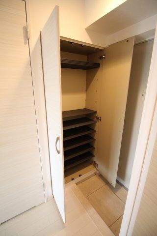 玄関　（別タイプ参考写真）ベルグレード王子　北区王子3