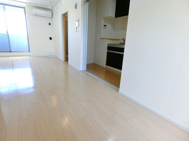居室・リビング　※別部屋のイメージ写真です。