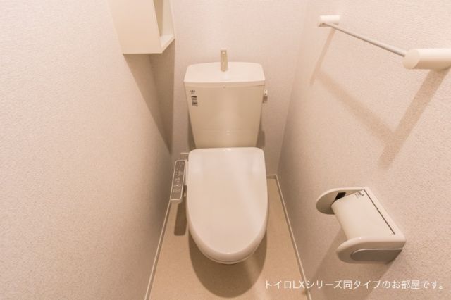 東武東上線 北坂戸駅 徒歩10分 2階建 築6年のトイレ写真