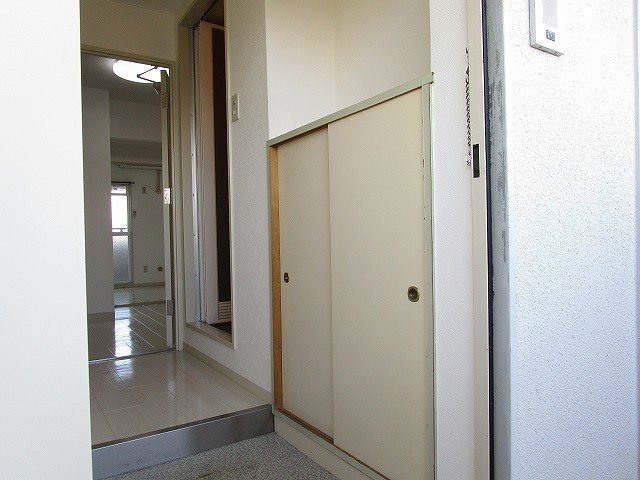 PALMIZIO鶴橋の玄関写真