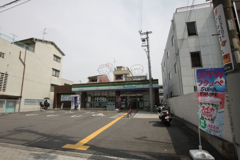 コンビニ　ファミリーマート東田辺三丁目店（コンビニ）まで241m