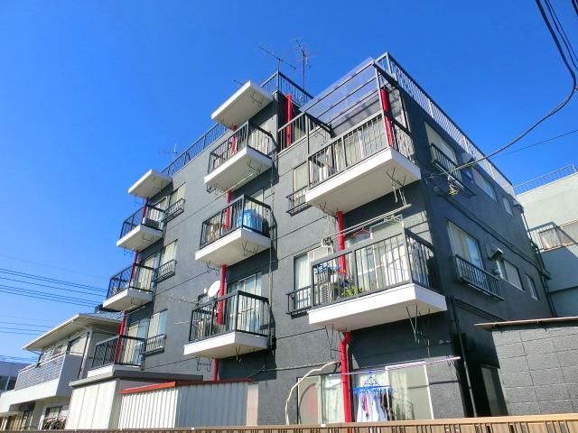 建物外観　南向きで日当り良好　外壁塗装済みでキレイな外観