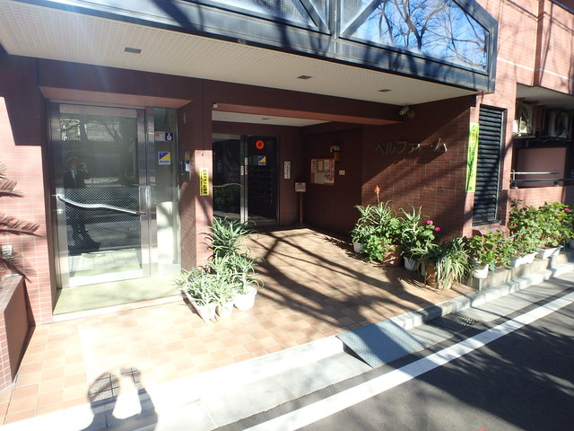 京王相模原線 京王多摩センター駅 徒歩3分 6階建 築31年の外観写真