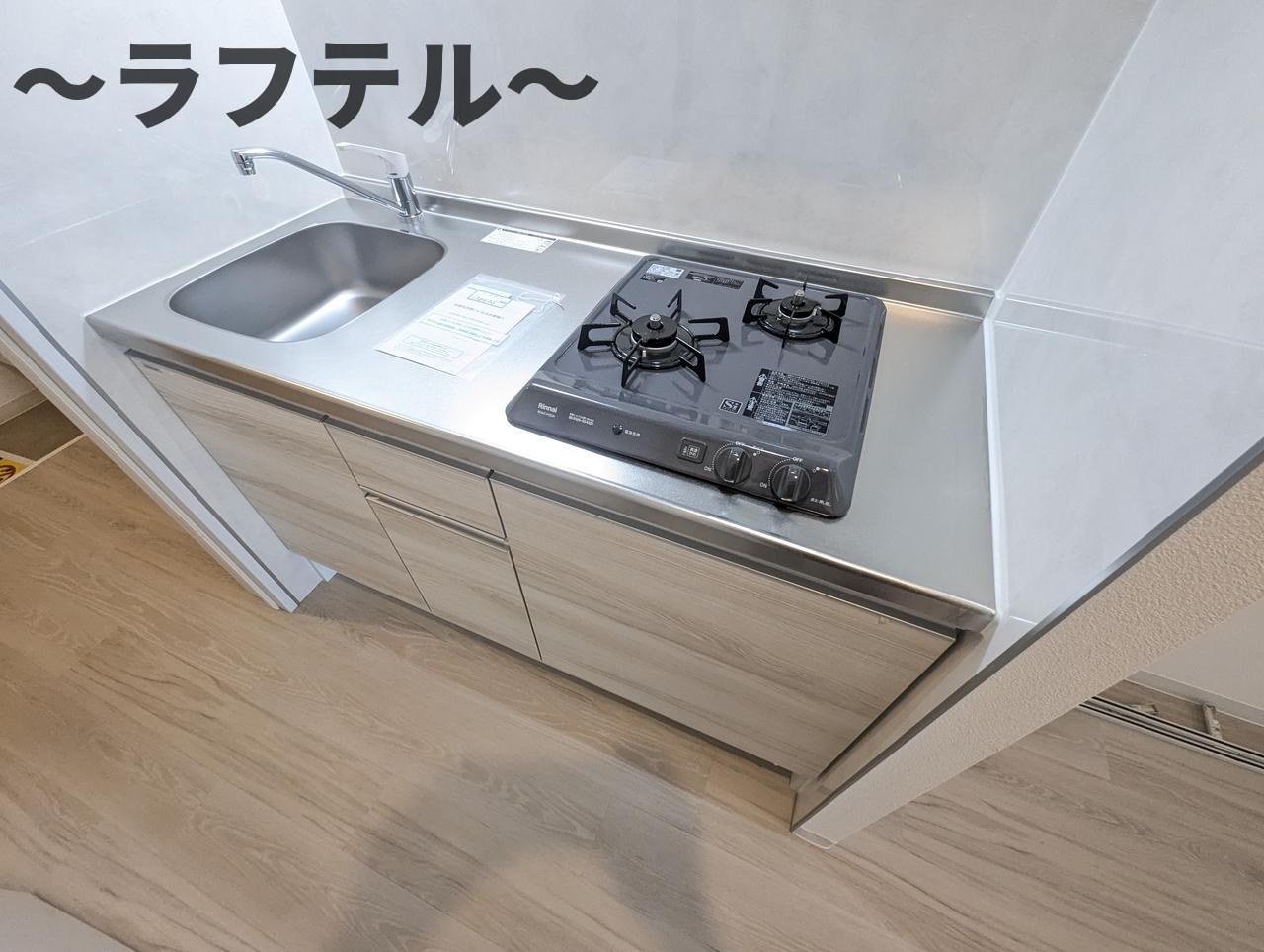 キッチン　同メーカー施工　別部屋イメージ写真