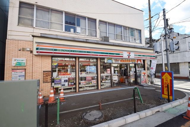コンビニ　セブンイレブン東大宮店（コンビニ）まで740m