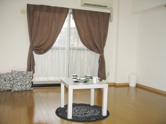 その他部屋・スペース　【洋室】洋室（同タイプの別部屋の写真です）