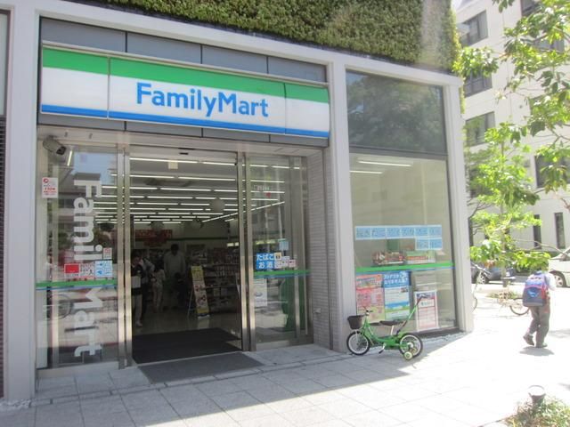 コンビニ　★★ファミリーマート（コンビニ）まで159m