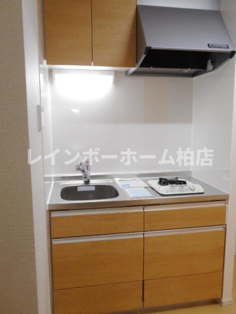 キッチン　コンパクトなキッチンで掃除もラクラク