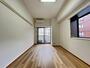 居室・リビング　2面採光のお部屋です。