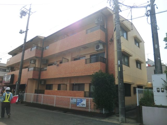 名古屋市名東区若葉台のマンションの建物外観