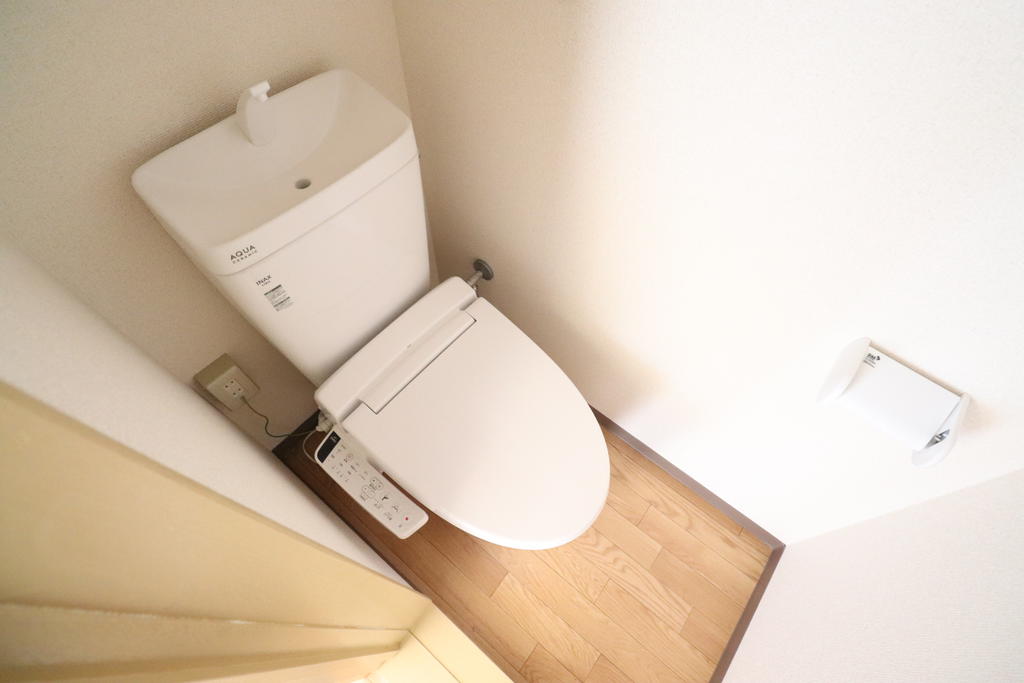 トイレ　温水洗浄便座です！