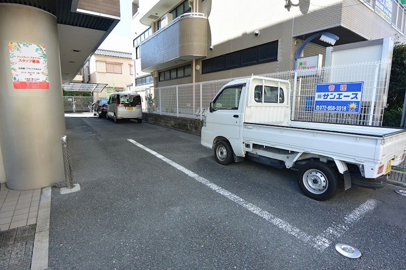 【ソレイユ川崎の駐車場】