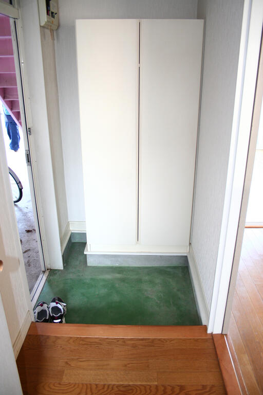 玄関　大きなシューズボックスがあります！