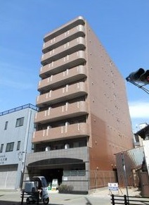 名古屋市昭和区円上町のマンションの建物外観