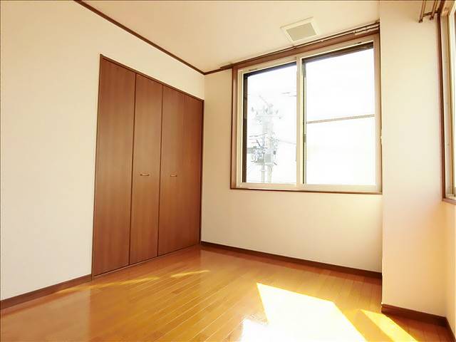 居室・リビング　６帖の洋室です