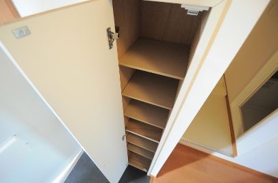 玄関　現状優先です。