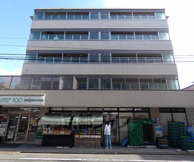 京都市東山区三吉町のマンションの建物外観