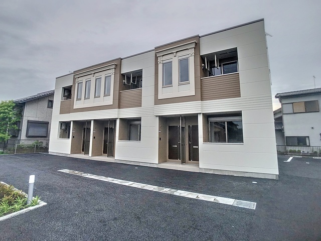 甲賀市水口町高塚のアパートの建物外観