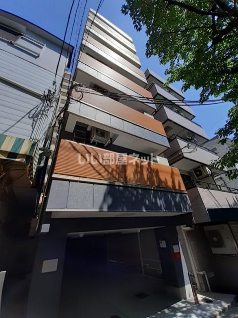 【神戸市灘区城内通のマンションの建物外観】