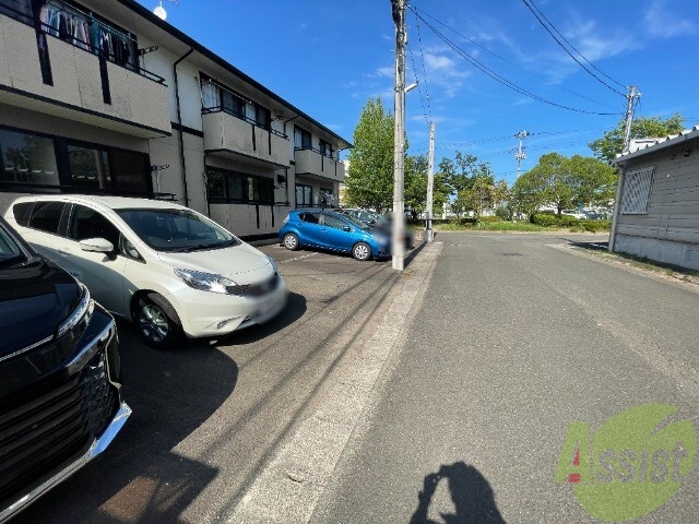 【仙台市宮城野区高砂のアパートの駐車場】