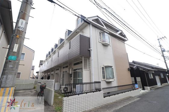 岡山市北区大安寺西町のアパートの建物外観