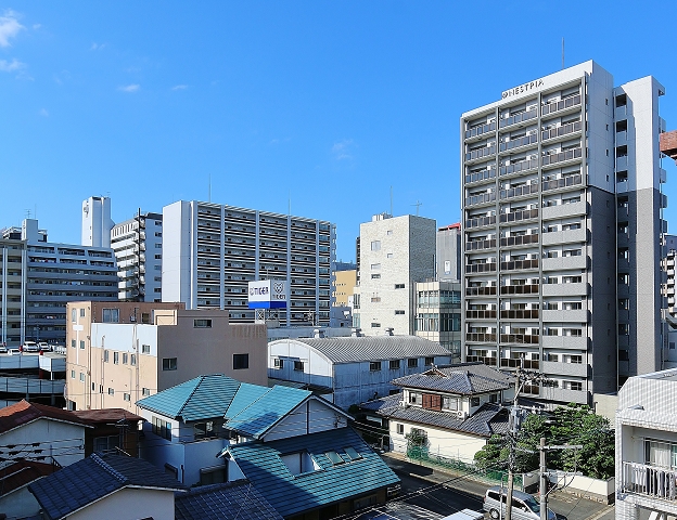 福岡市博多区博多駅南のマンションの建物外観