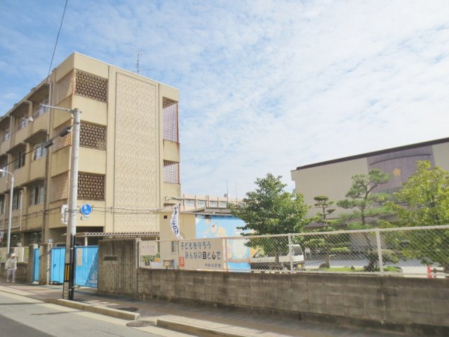 【八坂一番館の小学校】