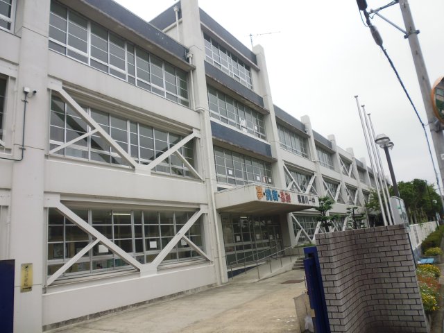 【八坂一番館の中学校】