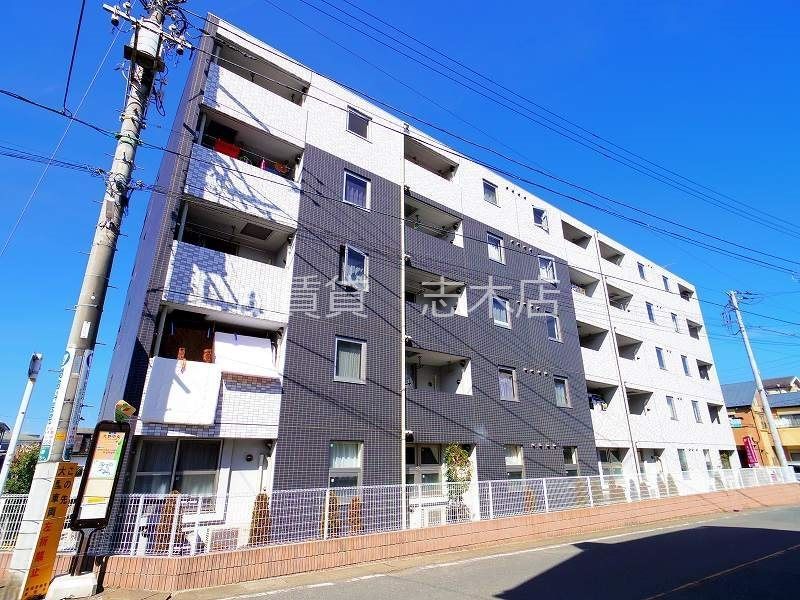 【新座市北野のマンションの建物外観】