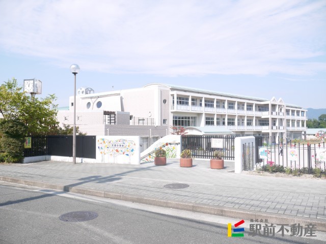 【筑紫野市塔原東のアパートの小学校】