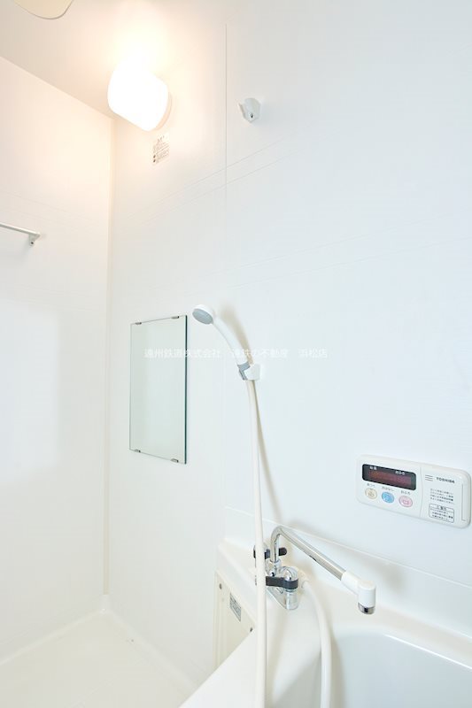 バス・シャワールーム　退去前のお部屋のため、前回募集時の画像となります。実際と異な