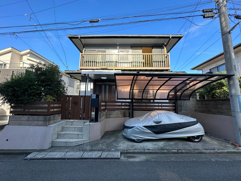 亀井野１丁目貸家の建物外観