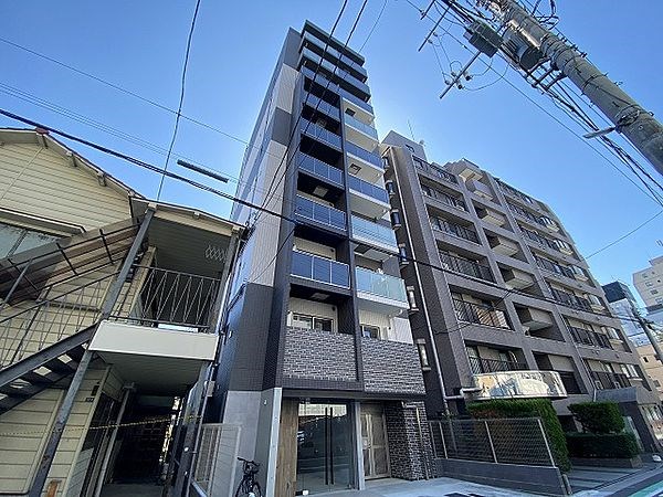 【アンベリール西川口参番館の建物外観】