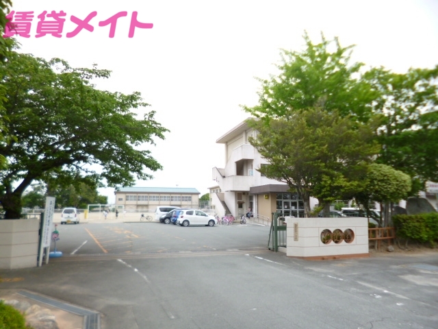 【松阪市茶与町のアパートの小学校】