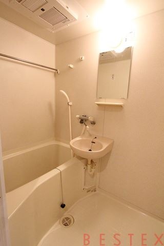 バス・シャワールーム　※別部屋の参考写真です。